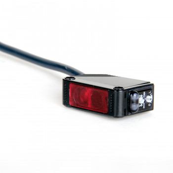 E3Z-G50 Serisi Kubik Fotosel 2m Kablolu Plastik Gövde